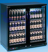 Üvegajtós italhűtőszekrény