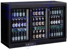 Üvegajtós italhűtőszekrény